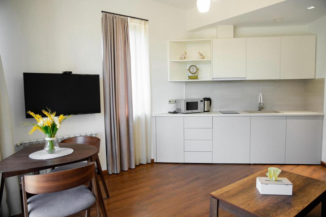 City Center Appartment At Buzand St. Jerevan Eksteriør billede