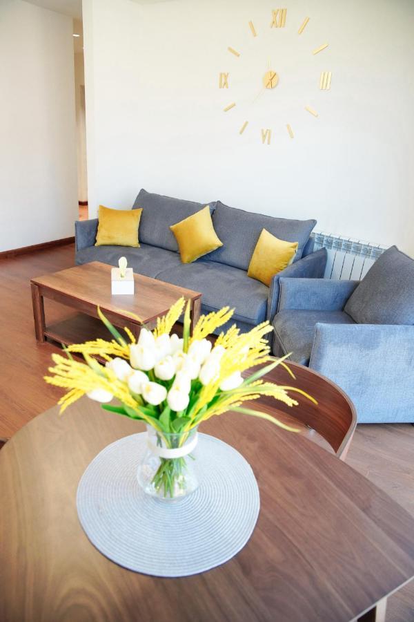 City Center Appartment At Buzand St. Jerevan Eksteriør billede